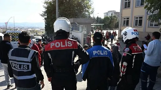 Kahramanmaraş Emniyeti Gece Gündüz Sahada: Binlerce Kişi ve Araç Mercek Altında!