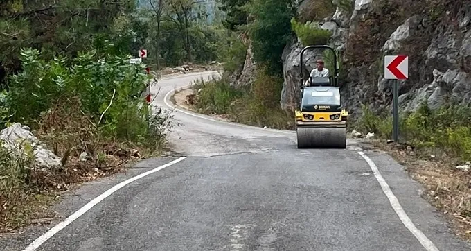 Tatarlı Mahallesinde Asfalt Yama Çalışması: Andırın’da Ulaşım Konforu Artıyor!